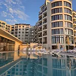 Luxury Sea View With Access - Parking & Heated Pool * Várna