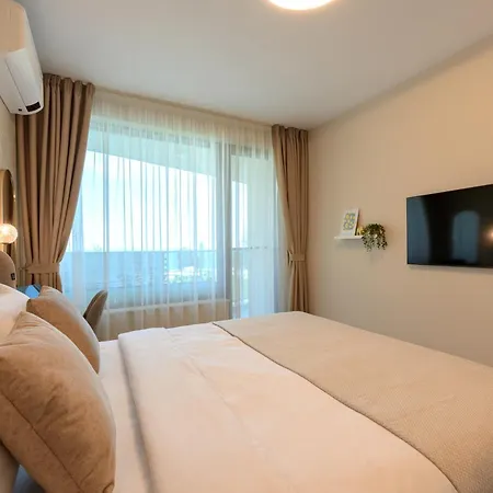 Luxury Sea View With Access - Parking & Heated Pool *