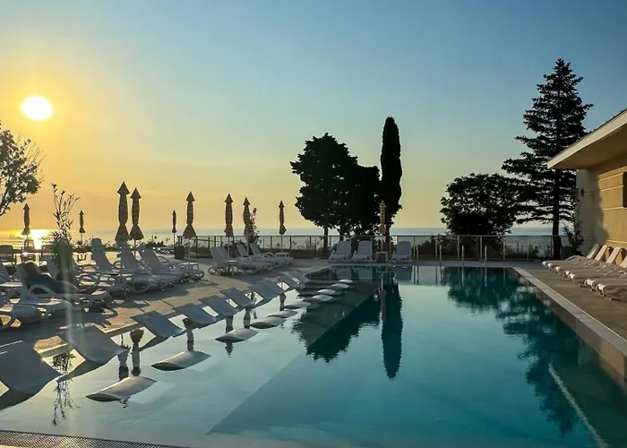 Luxury Sea View With Access - Parking & Heated Pool Διαμέρισμα *