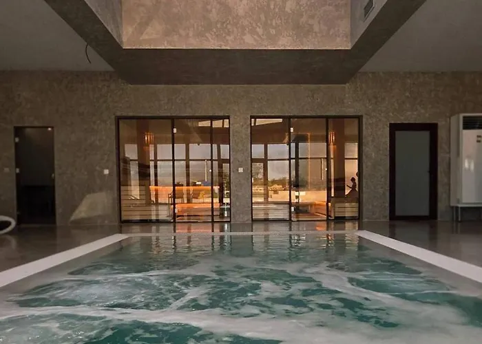 Luxury Sea View With Access - Parking & Heated Pool