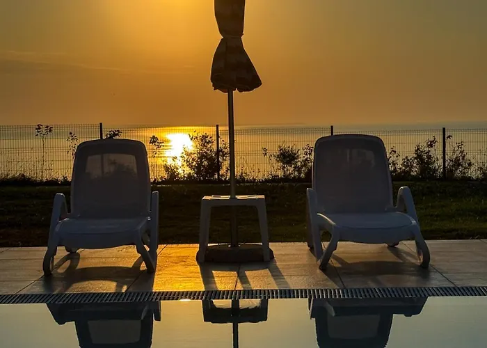 Luxury Sea View With Access - Parking & Heated Pool