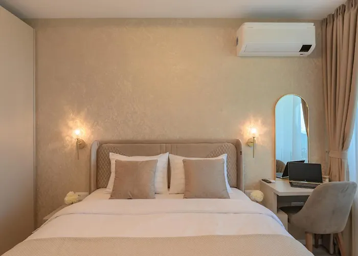 Luxury Sea View With Access - Parking & Heated Pool * Varna