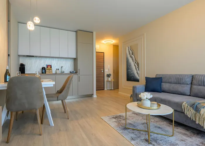 Apartment Luxury Sea View With Access - Parking & Heated Pool Varna