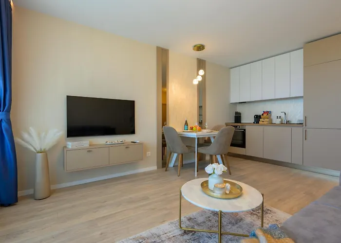 Luxury Sea View With Access - Parking & Heated Pool Varna