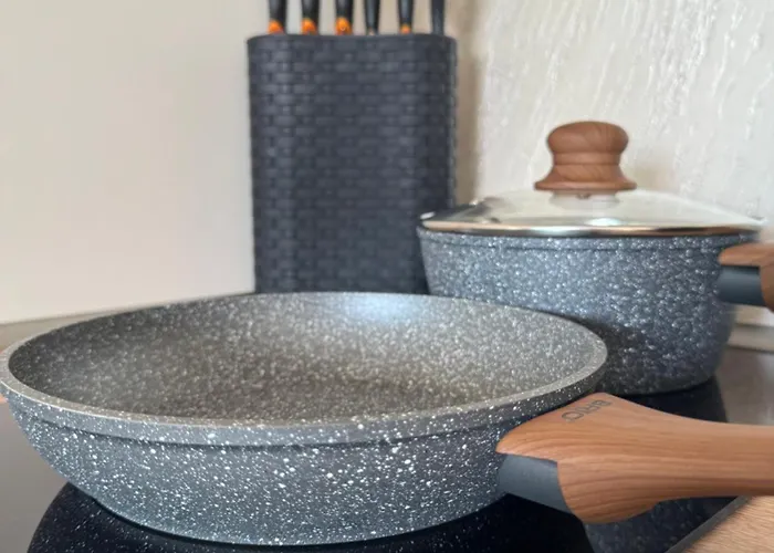 Apartment Luxury Sea View With Access - Parking & Heated Pool Varna